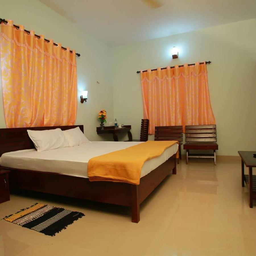 Pknhomestay Kumily Thekkady Buitenkant foto