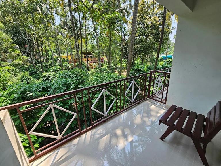 Pknhomestay Kumily Thekkady Buitenkant foto